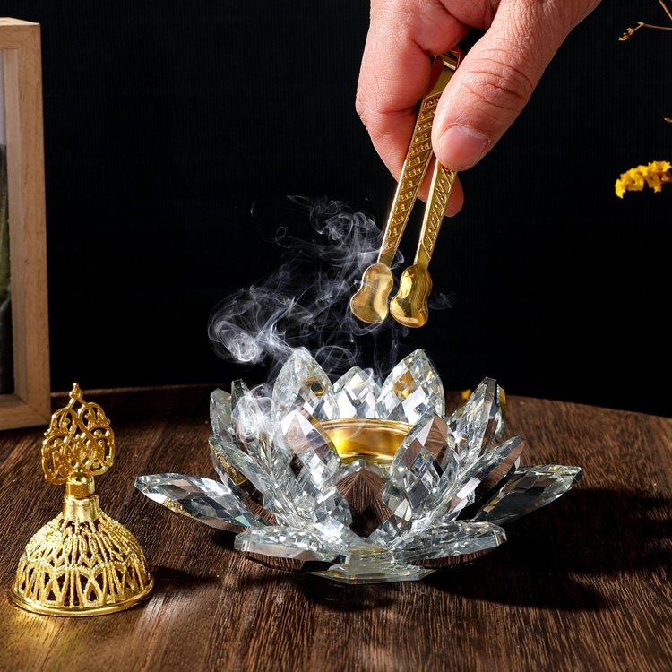 Glass Lotus Bakhoor Holder (1)